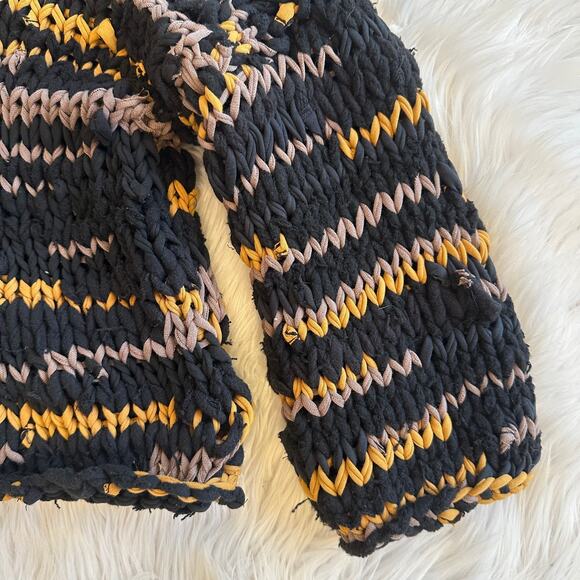 Tonle Maleng Hand Knit Cropped Chunky Pullover Handmade Sweater - Picture 5 of 7